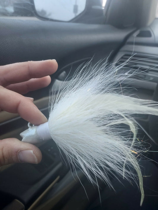 Dirty White Smiling Bill Bucktail Jig
