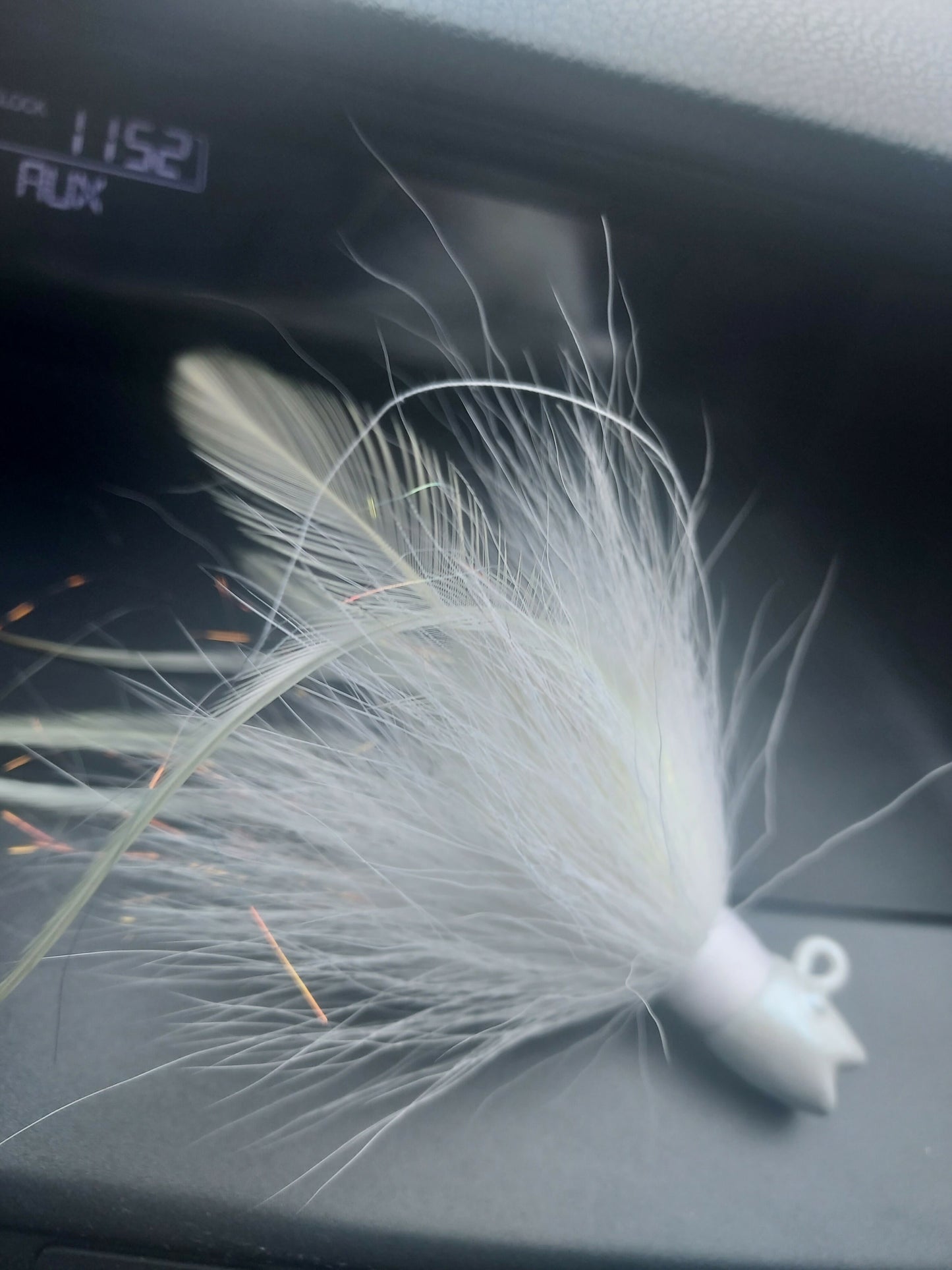 Dirty White Smiling Bill Bucktail Jig