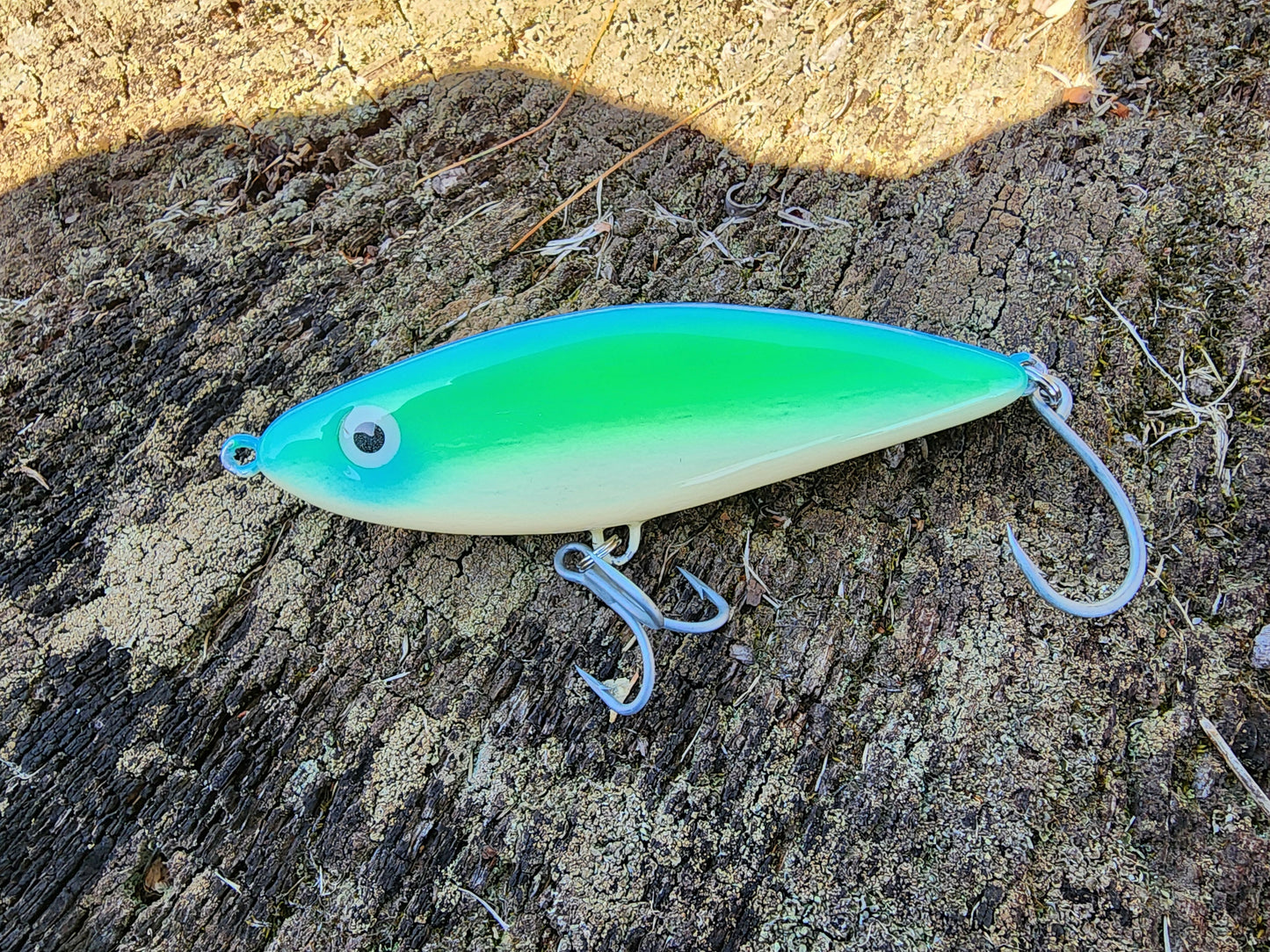 5" Harbor Hammer glide bait (Aqua Lime)