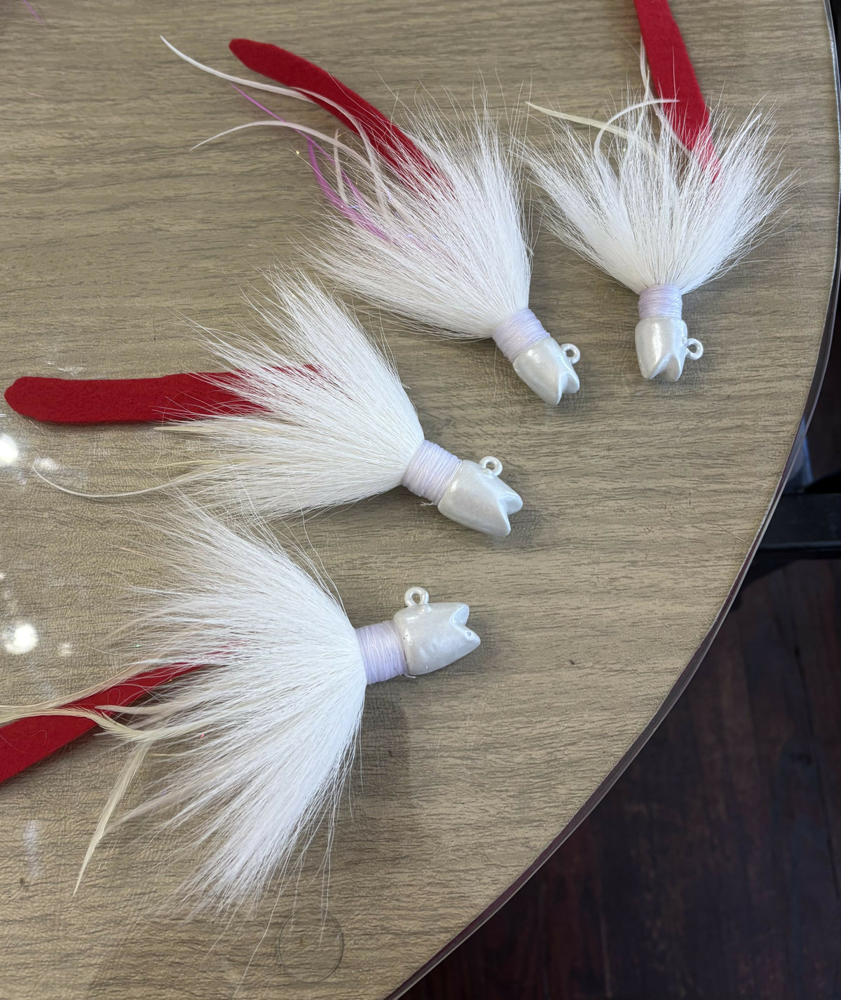 Dirty White Heavy Smiling Bill Bucktail jig